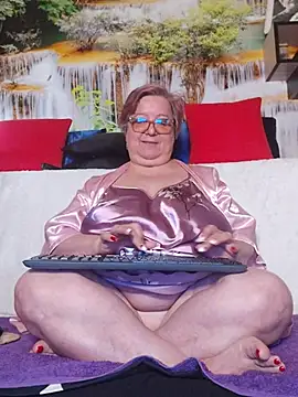 Snapshot of QueenPammy1 chatting on March 2026 08:37:02 AM QueenPammy1 online show from March 2026 08:37:02 AM