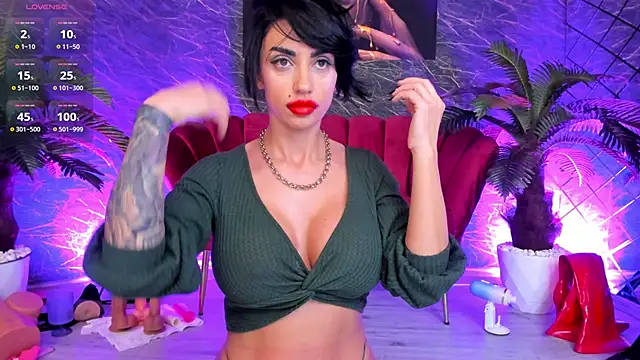 IzabelaTessa online show from May 2026 07:11:01 PM
