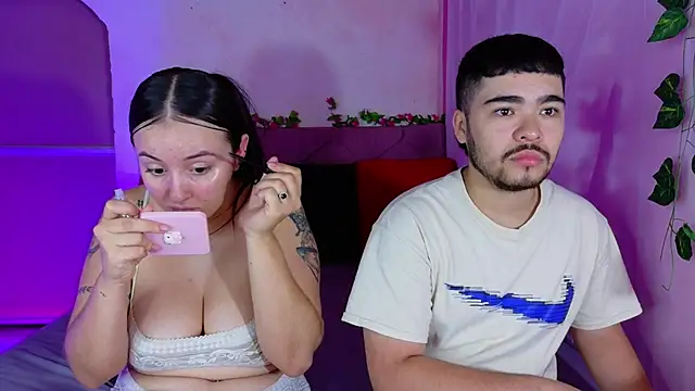 Snapshot of _mia_and_mike_ chatting on November 2025 01:33:02 PM mia and mike online show from November 2025 01:33:02 PM