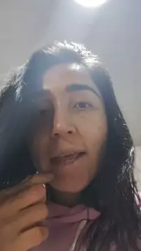 Elowyn online show from May 2026 11:44:01 PM