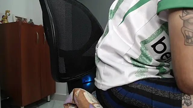 Snapshot of bigdick_monster1 chatting on September 2025 10:16:02 AM bigdick monster1 online show from September 2025 10:16:02 AM