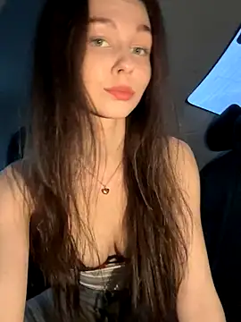 MilaBee online show from December 2025 09:49:01 AM