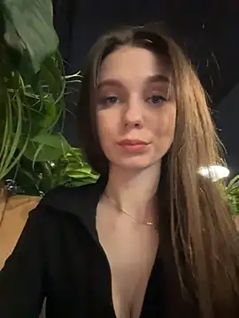 MilaBee online show from March 2026 07:45:02 AM