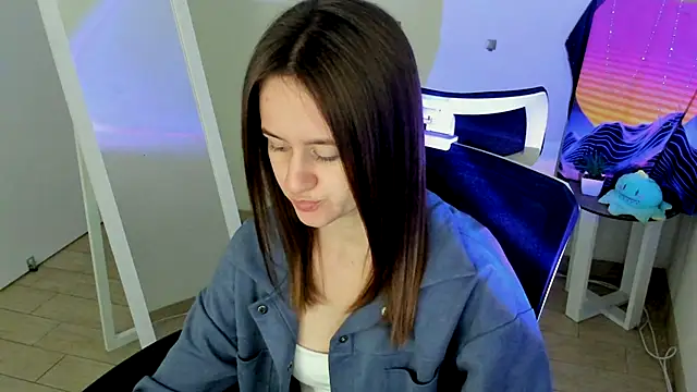 Snapshot of Catherine_e chatting on October 2025 06:25:02 PM Catherine e online show from October 2025 06:25:02 PM