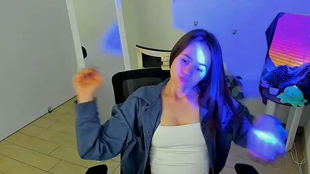 Snapshot of Catherine_e chatting on October 2025 06:17:02 PM Catherine e online show from October 2025 06:17:02 PM