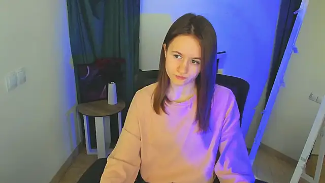 Snapshot of Catherine_e chatting on October 2025 06:28:01 PM Catherine e online show from October 2025 06:28:01 PM