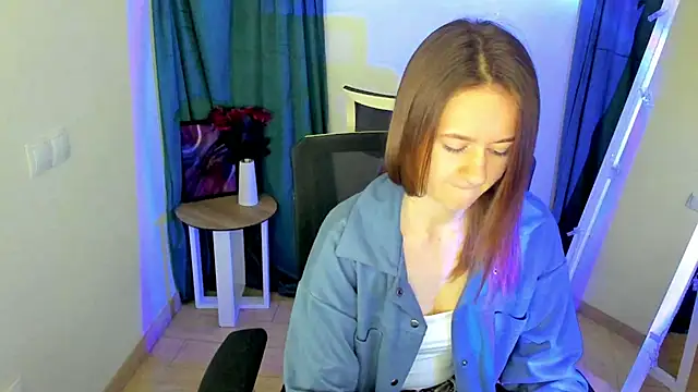 Snapshot of Catherine_e chatting on October 2025 06:39:02 PM Catherine e online show from October 2025 06:39:02 PM