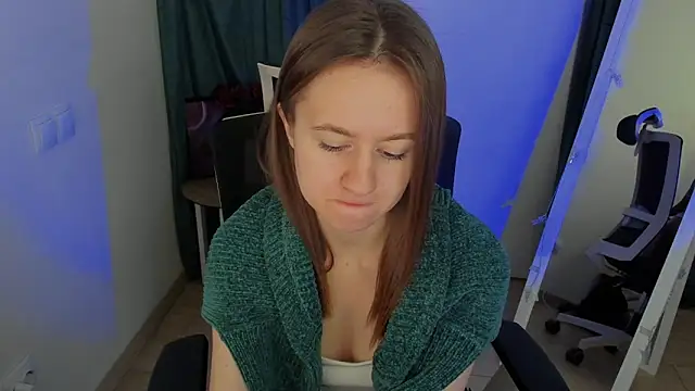 Snapshot of Catherine_e chatting on October 2025 06:20:01 PM Catherine e online show from October 2025 06:20:01 PM