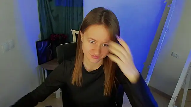 Snapshot of Catherine_e chatting on October 2025 07:40:01 PM Catherine e online show from October 2025 07:40:01 PM