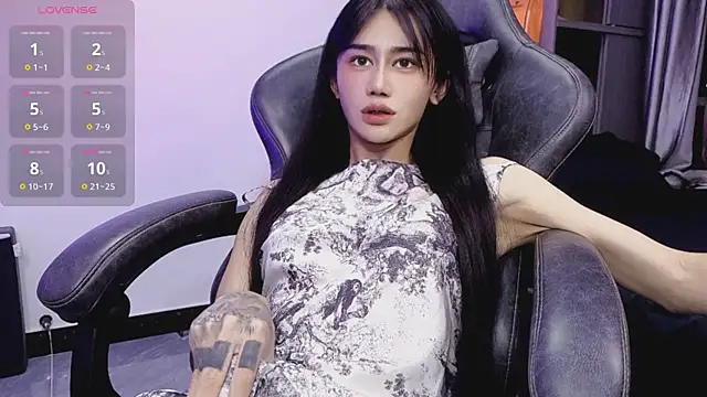 Snapshot of Rainbow-sweet chatting on May 2026 06:35:02 PM Rainbow-sweet online show from May 2026 06:35:02 PM