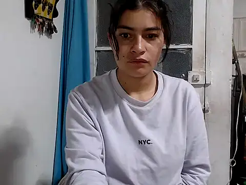 AlanaHotxx online show from October 2025 07:11:01 AM