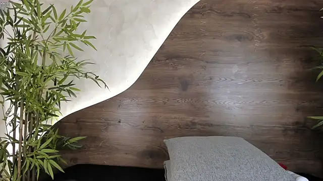 mia lacy  online show from November 2025 08:00:01 PM