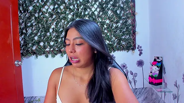 Sarahbrowm  online show from November 2025 07:57:02 PM