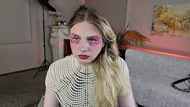 Jes Solar online show from June 2026 08:56:02 PM