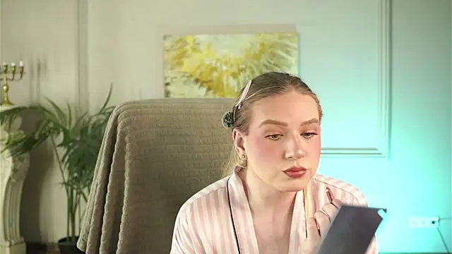 Jes Solar online show from June 2026 09:47:02 PM