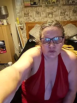 MissQueenBeex online show from March 2026 07:39:02 PM