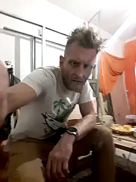 Snapshot of Tomassasdss chatting on October 2025 04:11:01 AM Tomassasdss online show from October 2025 04:11:01 AM