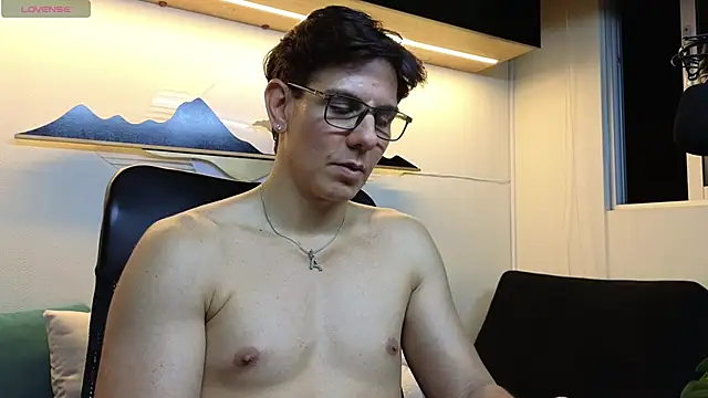 Snapshot of Almiboys chatting on March 2025 05:08:02 AM Almiboys online show from March 2025 05:08:02 AM