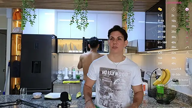 Snapshot of Almiboys chatting on March 2025 04:13:01 PM Almiboys online show from March 2025 04:13:01 PM