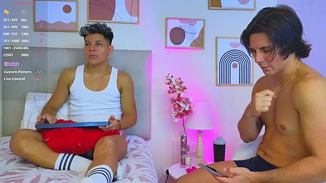 Snapshot of Almiboys chatting on September 2025 03:43:01 AM Almiboys online show from September 2025 03:43:01 AM