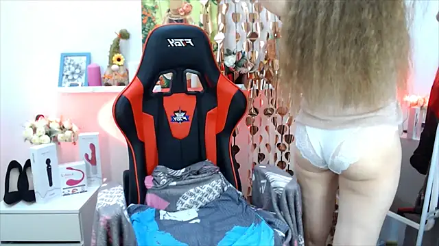 Snapshot of Lucky_Lana chatting on February 2026 03:13:01 AM Lucky Lana online show from February 2026 03:13:01 AM