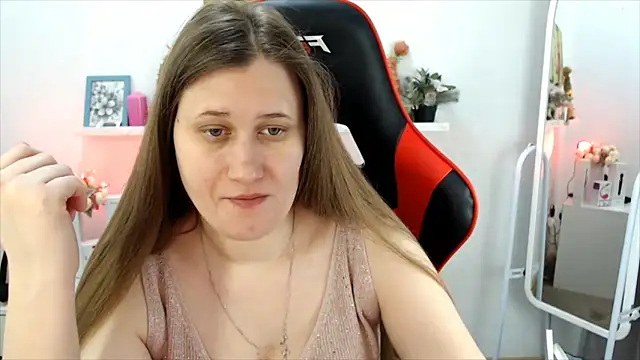 Snapshot of Lucky_Lana chatting on March 2026 03:01:01 AM Lucky Lana online show from March 2026 03:01:01 AM