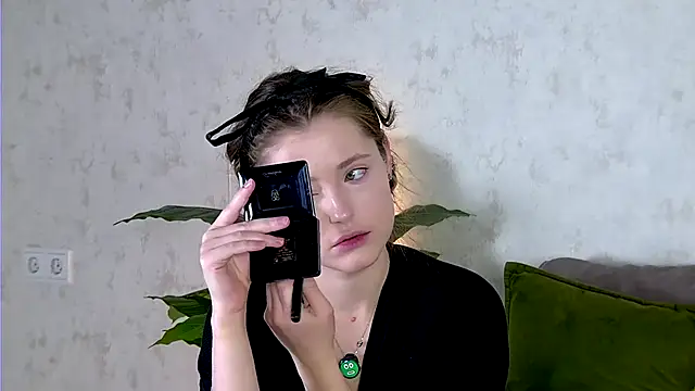 AshleyD  online show from November 2025 12:45:02 PM