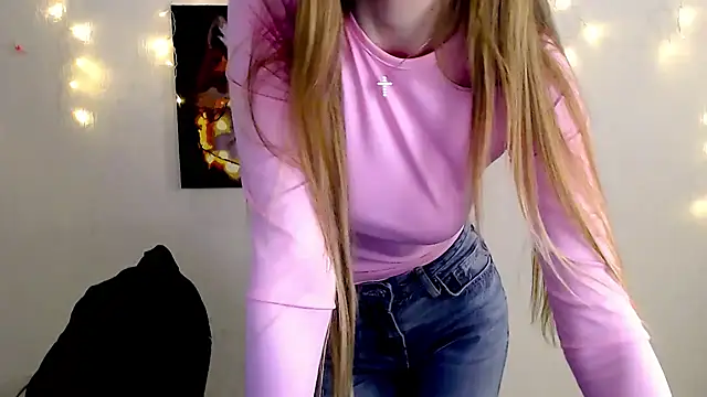 Snapshot of Doll_Angelina chatting on March 2026 07:04:02 AM Doll Angelina online show from March 2026 07:04:02 AM