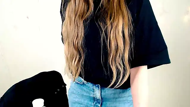 Snapshot of Doll_Angelina chatting on March 2026 08:26:33 AM Doll Angelina online show from March 2026 08:26:33 AM