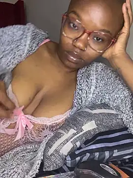 Snapshot of YummyMelanin117 chatting on October 2025 03:06:02 AM YummyMelanin117 online show from October 2025 03:06:02 AM