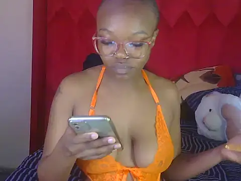 Snapshot of YummyMelanin117 chatting on October 2025 07:45:02 AM YummyMelanin117 online show from October 2025 07:45:02 AM