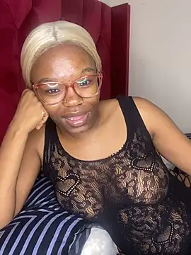 Snapshot of YummyMelanin117 chatting on February 2026 09:33:01 PM YummyMelanin117 online show from February 2026 09:33:01 PM