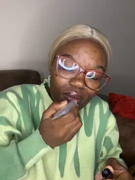 Snapshot of YummyMelanin117 chatting on February 2026 09:01:01 PM YummyMelanin117 online show from February 2026 09:01:01 PM