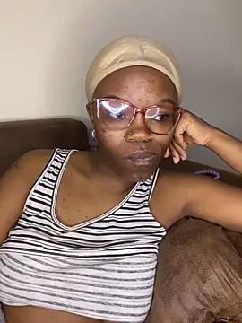 Snapshot of YummyMelanin117 chatting on February 2026 01:15:02 AM YummyMelanin117 online show from February 2026 01:15:02 AM