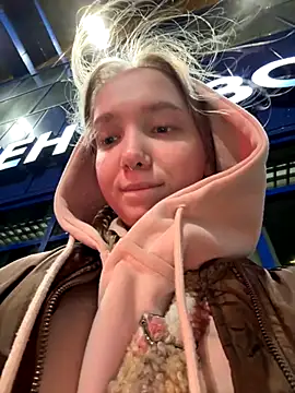 Snapshot of bambi_lu chatting on October 2025 04:41:01 PM bambi lu online show from October 2025 04:41:01 PM