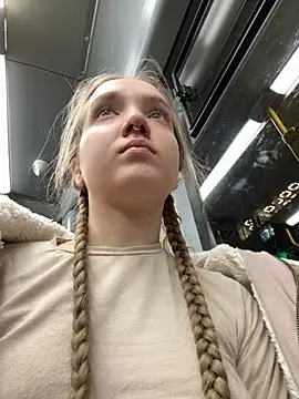 Snapshot of bambi_lu chatting on November 2025 06:06:02 PM bambi lu online show from November 2025 06:06:02 PM