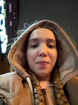 Snapshot of bambi_lu chatting on December 2025 04:27:01 PM bambi lu online show from December 2025 04:27:01 PM