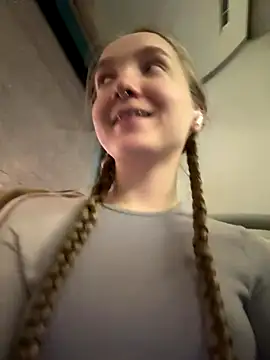 Snapshot of bambi_lu chatting on December 2025 06:03:02 PM bambi lu online show from December 2025 06:03:02 PM