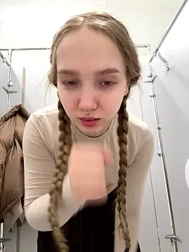 Snapshot of bambi_lu chatting on January 2026 05:26:01 PM bambi lu online show from January 2026 05:26:01 PM