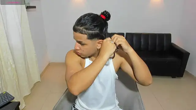 Snapshot of samxx_muscle chatting on June 2026 12:40:02 PM samxx muscle online show from June 2026 12:40:02 PM
