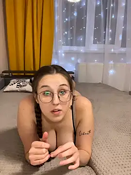 Snapshot of Vviikkssiikk chatting on December 2025 07:31:02 PM Vviikkssiikk online show from December 2025 07:31:02 PM