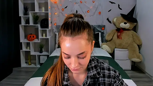 Snapshot of MelanieAlves chatting on October 2025 02:28:01 PM MelanieAlves online show from October 2025 02:28:01 PM