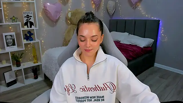 Snapshot of MelanieAlves chatting on March 2026 02:34:01 PM MelanieAlves online show from March 2026 02:34:01 PM