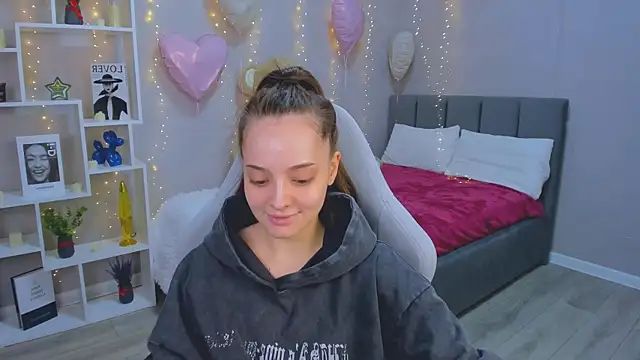 Snapshot of MelanieAlves chatting on March 2026 12:53:01 PM MelanieAlves online show from March 2026 12:53:01 PM