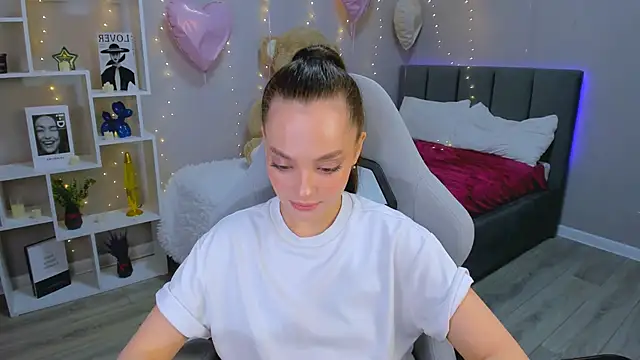 Snapshot of MelanieAlves chatting on March 2026 12:33:01 PM MelanieAlves online show from March 2026 12:33:01 PM