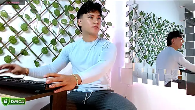 THE LITTLE LIAM online show from March 2026 10:13:02 PM