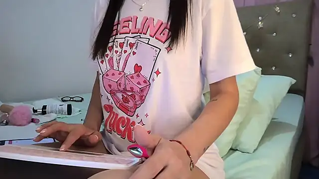 Snapshot of sofia8428 chatting on March 2026 11:44:01 PM sofia8428 online show from March 2026 11:44:01 PM