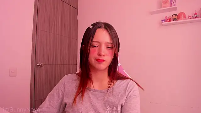ImBunnyNova online show from May 2026 02:11:01 PM