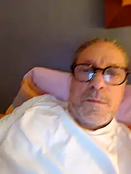 Snapshot of Deddyitalia3p chatting on September 2025 09:20:02 PM Deddyitalia3p online show from September 2025 09:20:02 PM