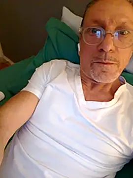 Snapshot of Deddyitalia3p chatting on November 2025 07:34:02 PM Deddyitalia3p online show from November 2025 07:34:02 PM